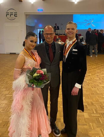 Mitiev/Uciteli mit Trainer Fred Jörgens Maksym & Michelle mit Trainer Fred Jörgens